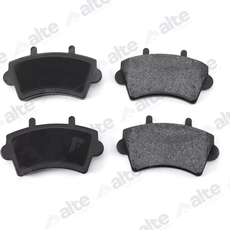 Jeu de 4 plaquettes de frein avant ALTE AUTOMOTIVE 137815AAL