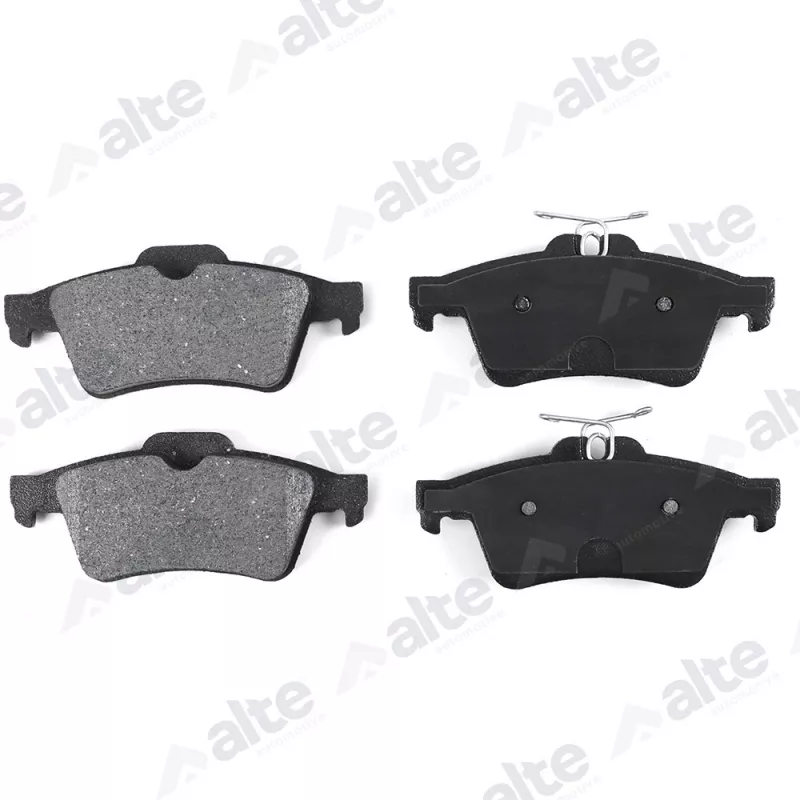 Jeu de 4 plaquettes de frein avant ALTE AUTOMOTIVE 138304AAL