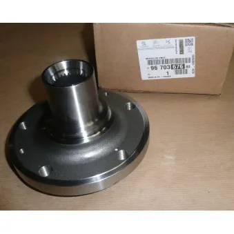 Moyeu de roue avant OE 9670367680