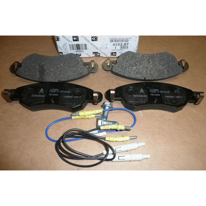 Jeu de 4 plaquettes de frein avant OE 425287
