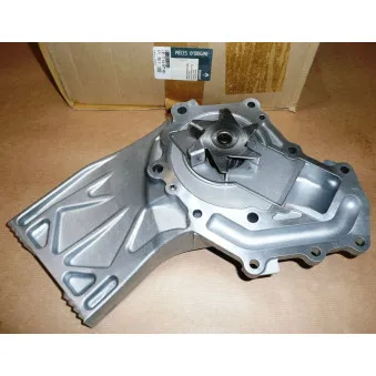 Pompe à eau OE 7701057951