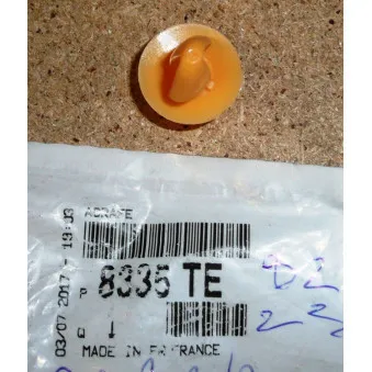 Clip, enjoliveur OE 8335TE