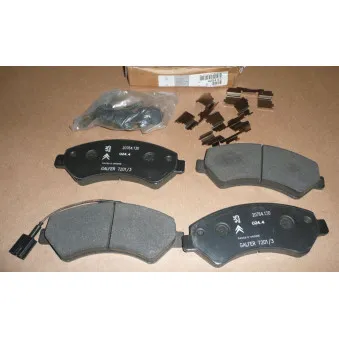 Jeu de 4 plaquettes de frein avant OE 425463
