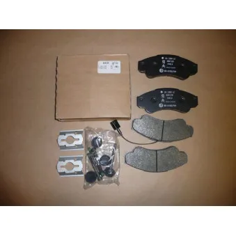 Jeu de 4 plaquettes de frein avant OE 425459