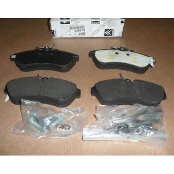 Jeu de 4 plaquettes de frein avant OE 425372