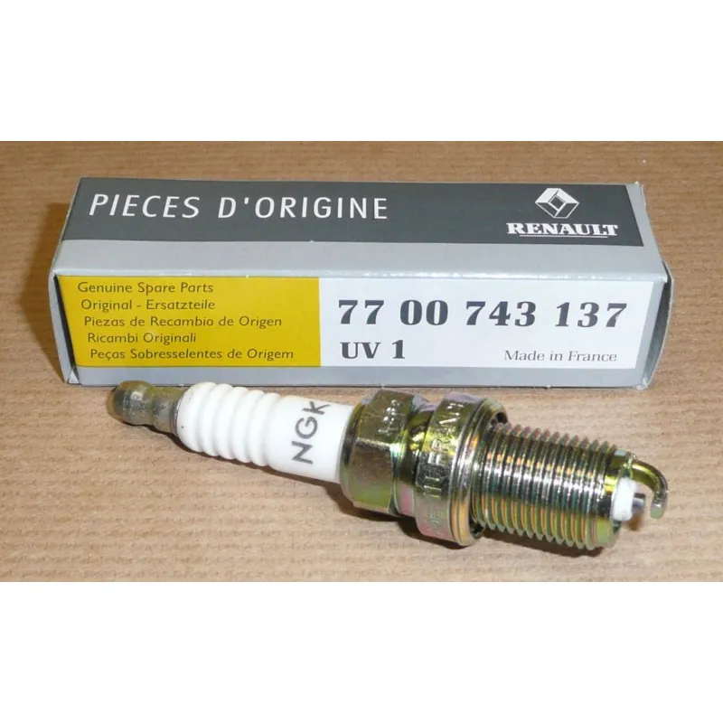 Bougie d'allumage OE 7700743137
