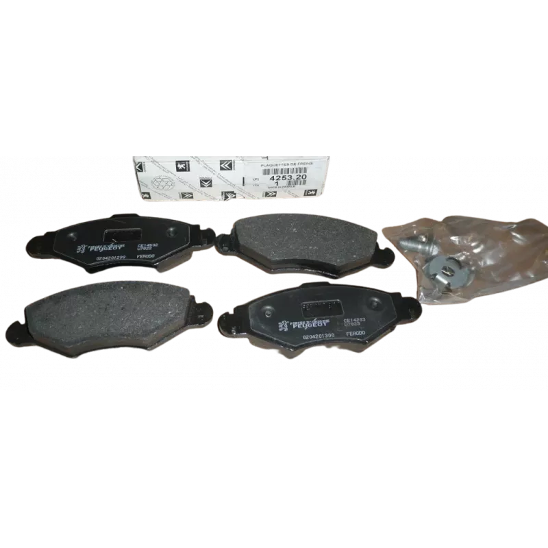 Jeu de 4 plaquettes de frein avant OE 425320