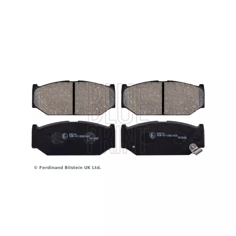 Jeu de 4 plaquettes de frein avant BLUE PRINT ADK84240