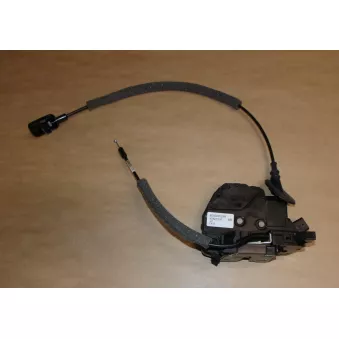 Serrure de porte avant droite OE 805003529R