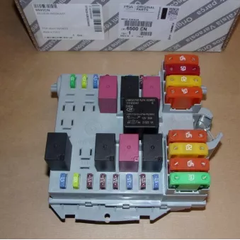 BOITE A FUSIBLES OE 6500CN