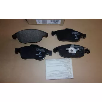 Jeu de 4 plaquettes de frein avant OE 425361